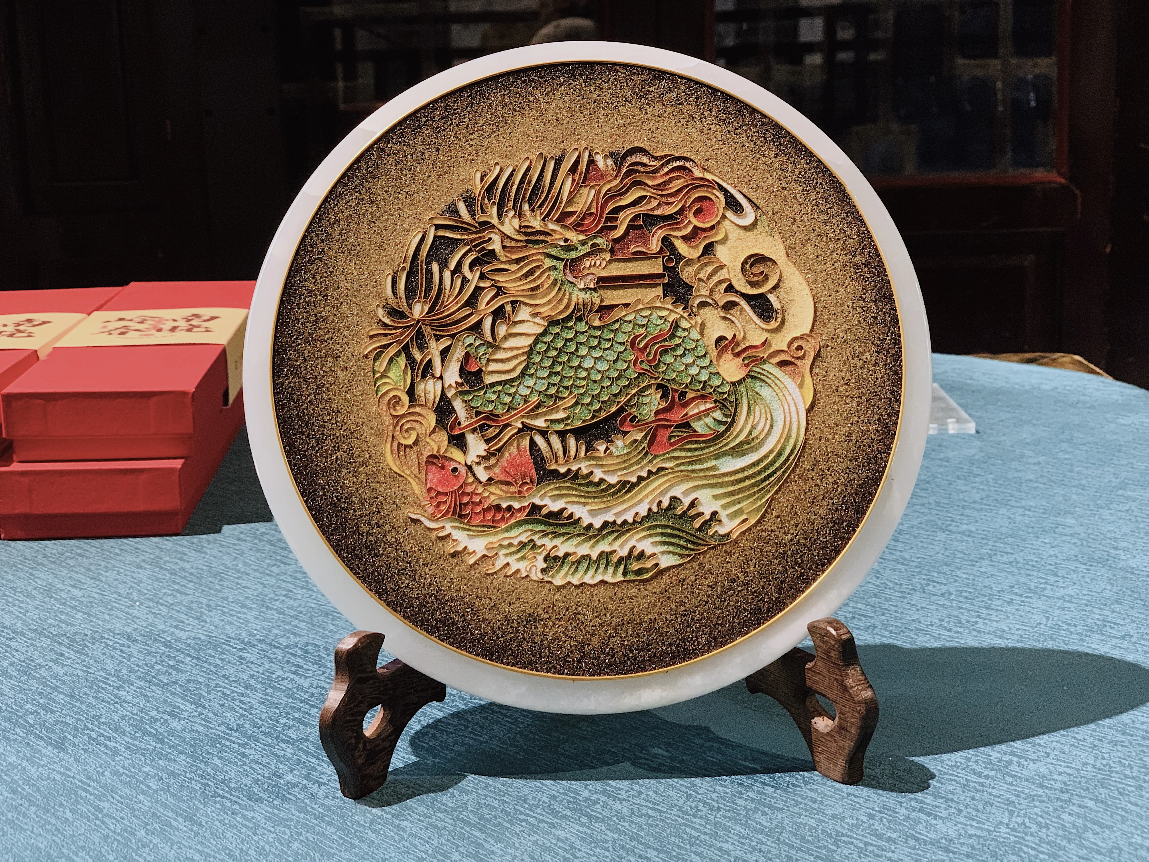 玉石麒麟珐琅器物